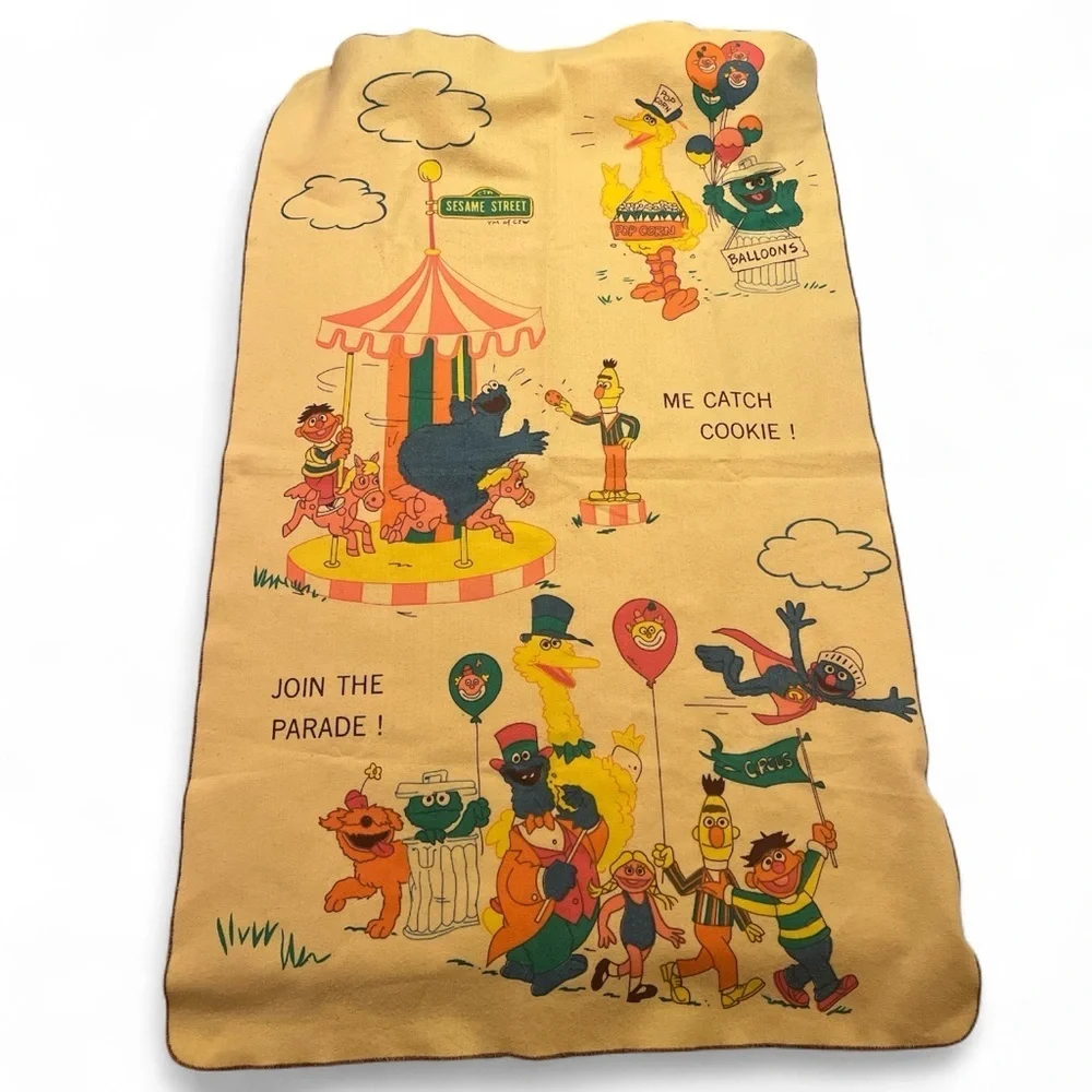 Vintage 1970s Sesame Street Blanket Big Bird Cookie Monster Bert Ernie Parade